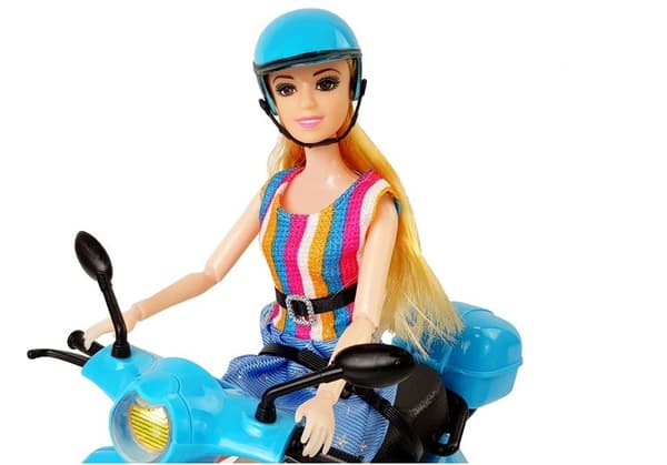 Dukke med tilbehør til scooterhjelm