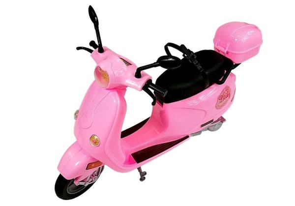 Dukke med tilbehør til scooterhjelm