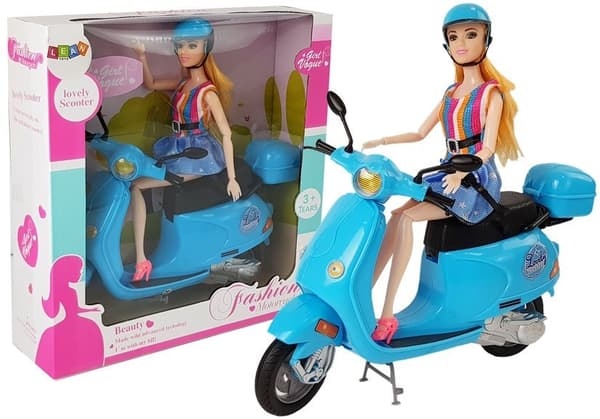 Dukke med tilbehør til scooterhjelm