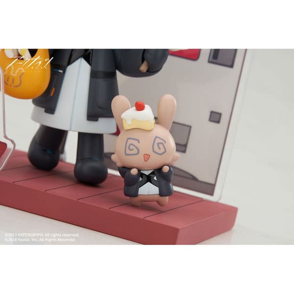 Apex Statue Pvc Mini Series Will You Be Having The Dessert Doctor 10 Cm Arknights