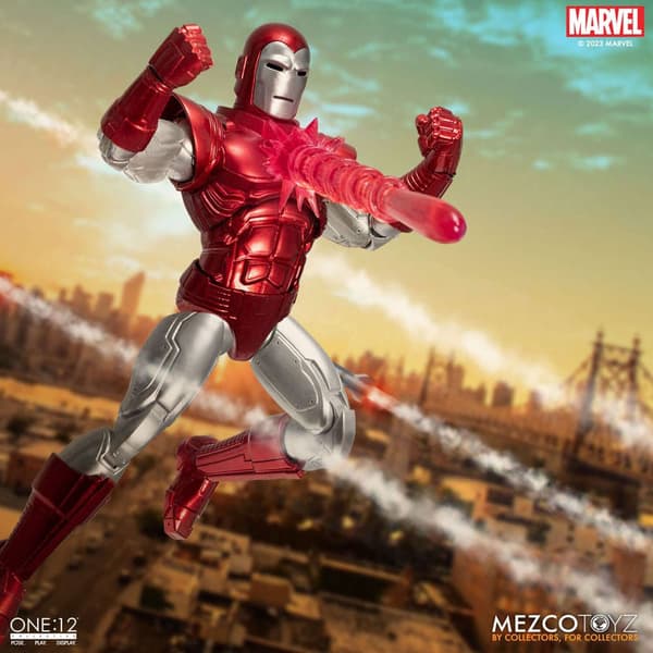 Mezco Toys Forundring 1/12 Sølv Centurion Edition Figur 16 Cm