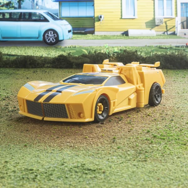 Hasbro Transformers EarthSpark Bumblebee & Mo Malto 20.3cm toimintahahmo