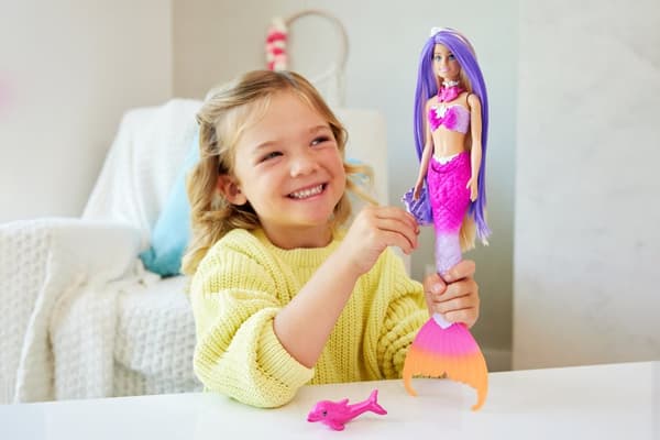 Barbie A Touch of Magic -nukke ja tarvikkeet