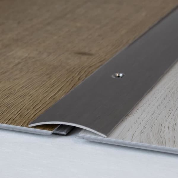 Tröskelstång | Bredd: 37mm | typ: 15 | 1 mm tjock | Fixering: skruv | Färg: matt rostfritt stål | Längd: 900mm