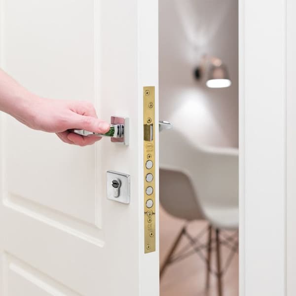 Inbyggd lås - AMIG - 18622 - Nickelat stål - 4 låspunkter - Vändbar handtag