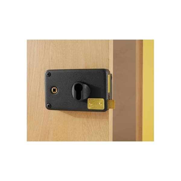 FTH - AH70 horisontell utanpåliggande låslåda med medföljare, höger, 140x88mm, axel 55mm, centrumavstånd 60mm, mattsvart