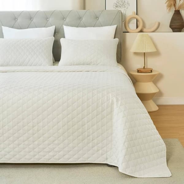 Rootz 3-delt sengetæppesæt - Sættetæppe - Ultralyds diamantquiltning - Hudvenlig - 200x220 cm & 50x70 cm - Beige/Mørkegrå