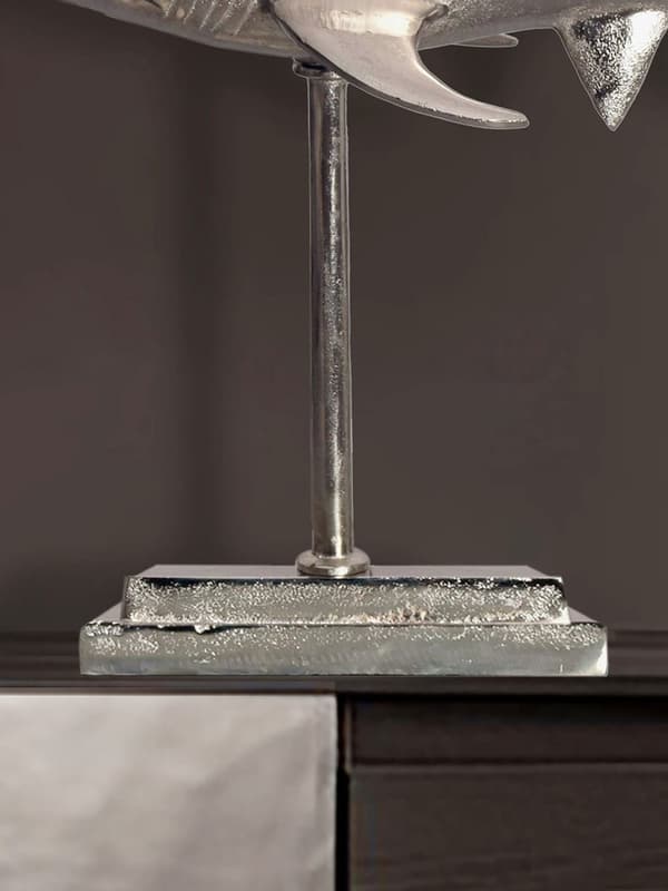 Rootz Dekorativ hajfigur - Modern staty - Unik handgjorda skulpturer - Silver Aluminium - 70 cm x 49 cm x 27 cm