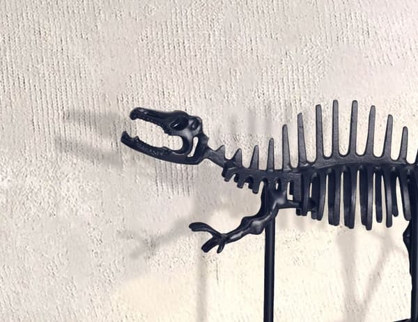 Rootz Dekorativ T -Rex -staty - Modern dinosaurifigur - Handgjord skulptur - Unik design - 62 cm x 32,5 cm x 12 cm