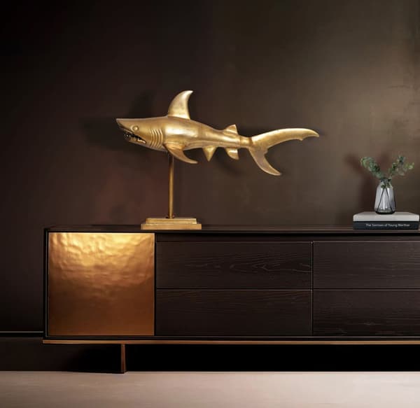 Rootz Modern Decorative Shark Figure - Handgjord staty - Unik guldskulptur - 70 cm x 49 cm x 27 cm