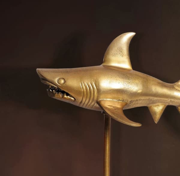 Rootz Modern Decorative Shark Figure - Handgjord staty - Unik guldskulptur - 70 cm x 49 cm x 27 cm