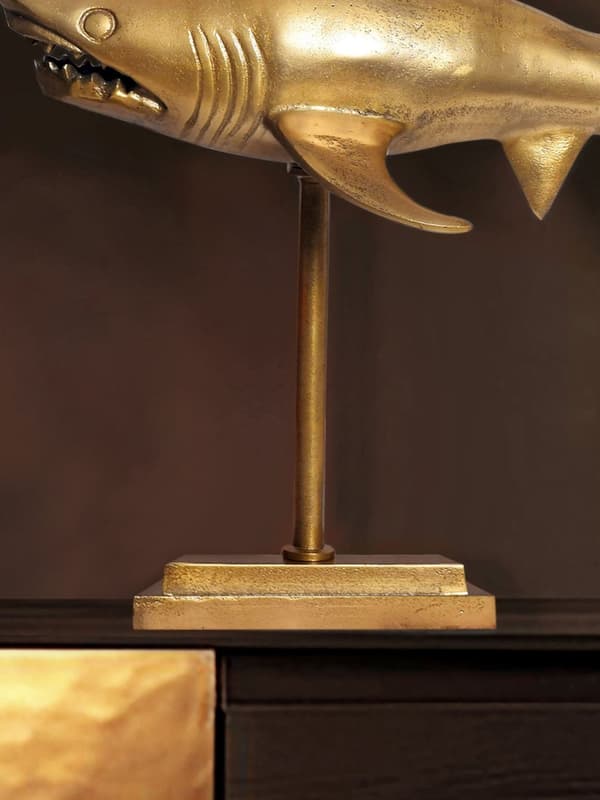 Rootz Modern Decorative Shark Figure - Handgjord staty - Unik guldskulptur - 70 cm x 49 cm x 27 cm