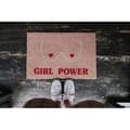 Miniatyrbild 2 av 4: Original "Girl power" dörrmatta i kokosnötskal med halkfri PVC-baksida. Mått: 70 x 40 x 1,5 cm - FISURA