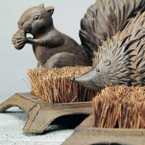Borstborste - ESSCHERT DESIGN - Igel - Gjutjärn - 25 cm - 16 cm