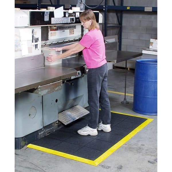 Antimelädd matta - Wearwell - 570.58 - 91 cm x 91 cm - Fettbeständig - Svart