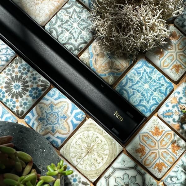 LINEÆR AFLØBSVENTIL REA NEOX SLIM PRO 500 BLACK