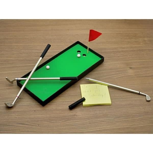 3 golfklubbspennor, puttinggreen, flagga, 2 original ovanliga pennkulor