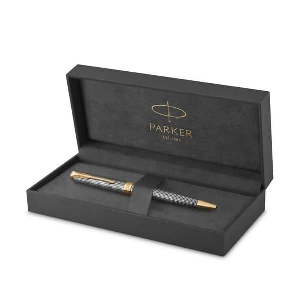 PARKER Sonnet Kulspetspenna, mejslad silver, guldkant, Medium Point Black Refill – presentförpackning