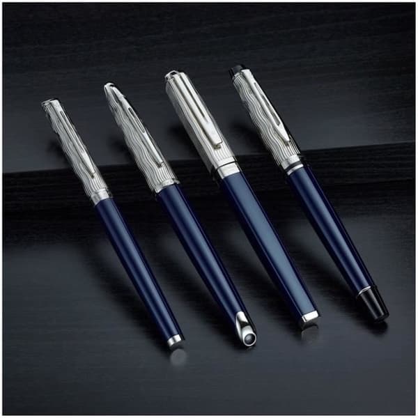 WATERMAN Carène Deluxe reservoarpenna, blå, palladiumfinish, 18K medellång spets, blå bläckpatron, presentförpackning