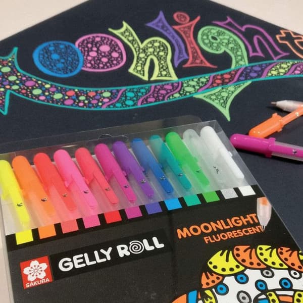 Set med 12 gelpennor - SAKURA - Gelly Roll Moonlight - Fluorescerande - Glittrig - Fin spets