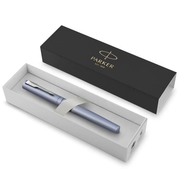 PARKER VECTOR XL rullbollspenna, metallic silverblått lack på mässing, finspets svart refill, presentförpackning