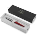 Miniatyrbild 3 av 4: PARKER Jotter Kulspetspenna, Kensington Röd, Chrome Trim, Medium Point Blue Refill, Presentbox