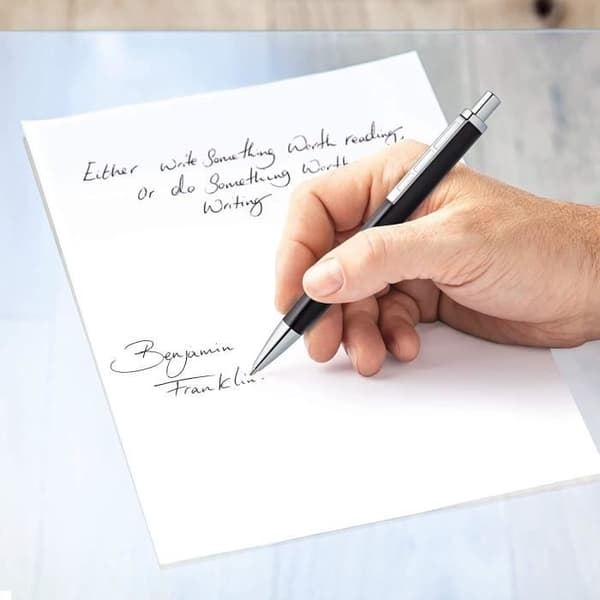 Retraktabel kulpen - STAEDTLER - Triplus - Blå - Medelstift - Påfyllningsbar