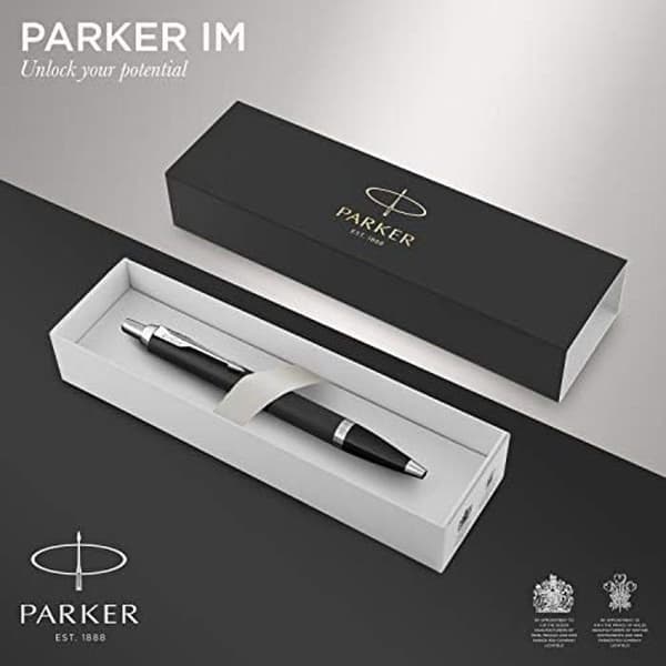 Kulspetspenna - PARKER IM - Mattsvart med kromfinish - Medium point - Blått bläck