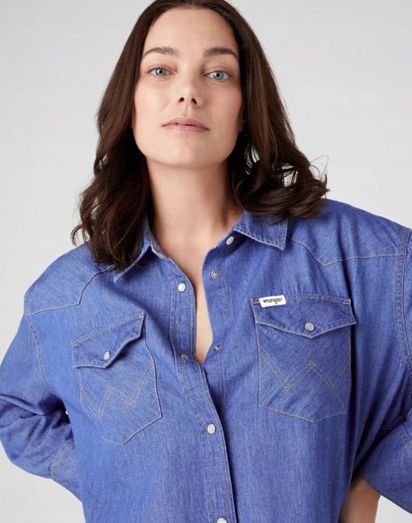Wrangler Farkkupaitamekko Mid Indigo Löysä farkkumekko Sininen Farkku S