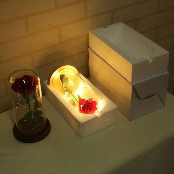 Beauty and the Beast Förtrollad rosa elegant glaskupol med LED-lampor - brun bas