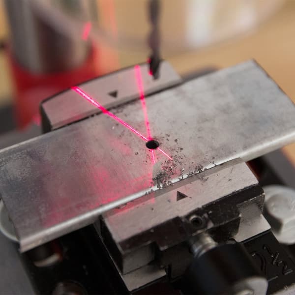 Bænkboremaskine med laser 13 mm 500W