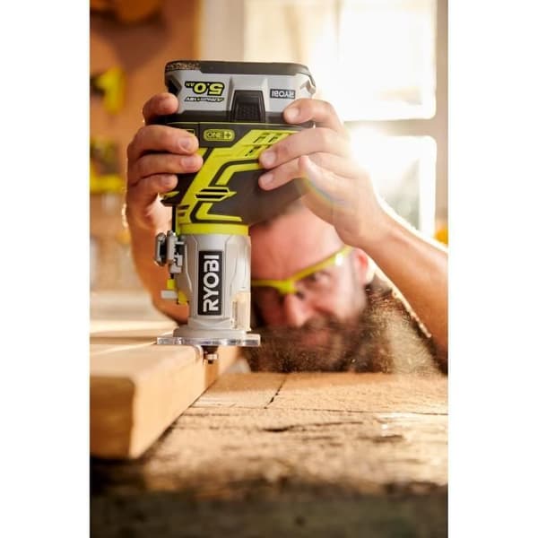 RYOBI Ask med 5 färgglada jordgubbar. stjärtdiameter 6 mm
