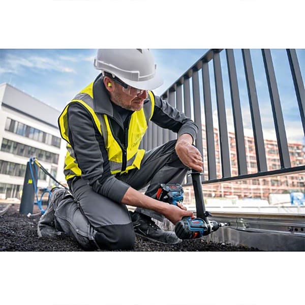 Bosch Professional Vasarapora Gsb 18v-150 C L-boxx Hopeinen