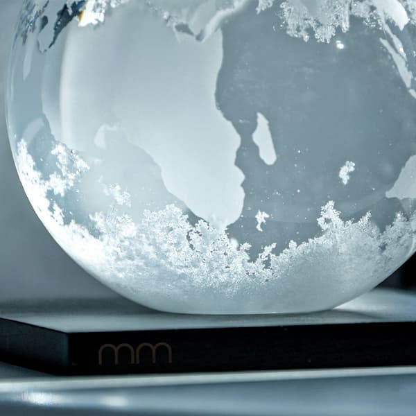Earth Storm Glass, Mikamax