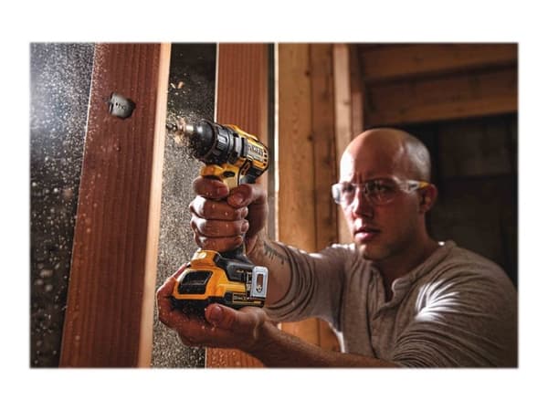 DeWalt DCD791D2 skrutrekker 2 batterier inkludert Nøkkelfri chuck