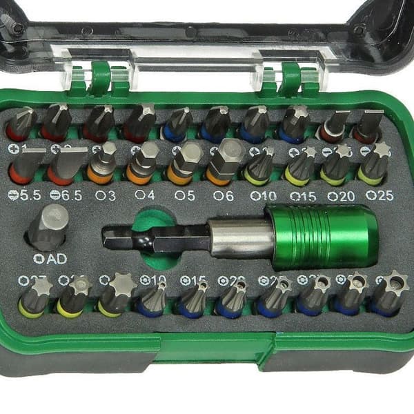 Box med 32 Hitachi 750363 skruvmejselbitar