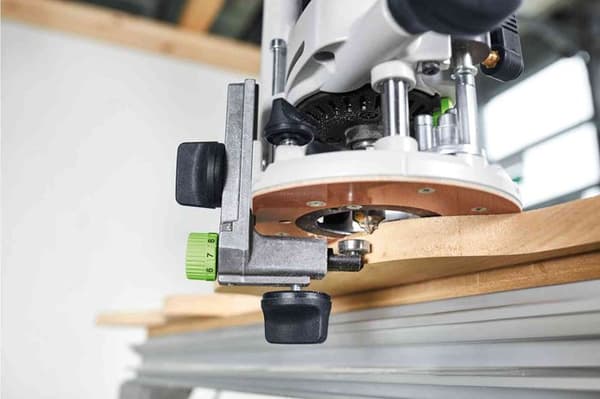Fräs - FESTOOL - OF 1010 REBQ-Plus - 1010W - Mikrometrisk justering - 3 kg