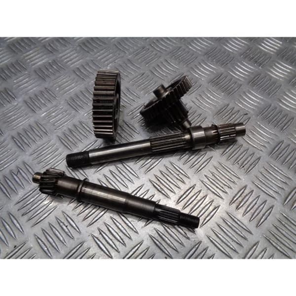 transmission kugghjulsaxel kinesisk skoter gy6 125 152qmi 152qmi- USED