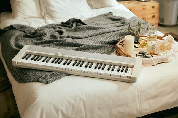 Casio CT-S1 Digitaalinen syntetisaattori 61 Valkoinen