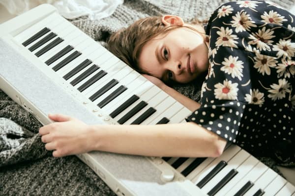 Casio CT-S1 Digitaalinen syntetisaattori 61 Valkoinen