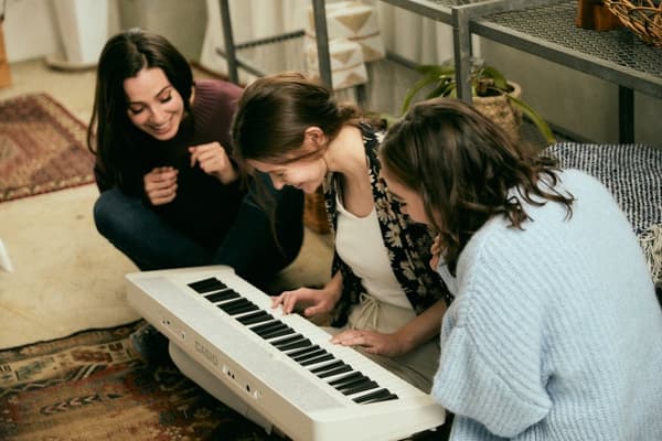 Casio CT-S1 Digitaalinen syntetisaattori 61 Valkoinen