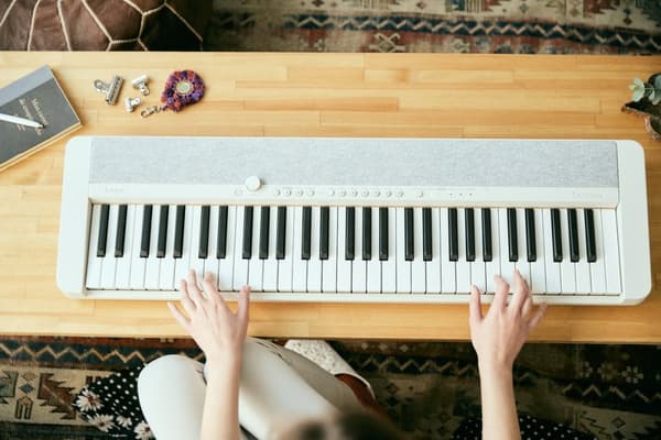 Casio CT-S1 Digitaalinen syntetisaattori 61 Valkoinen