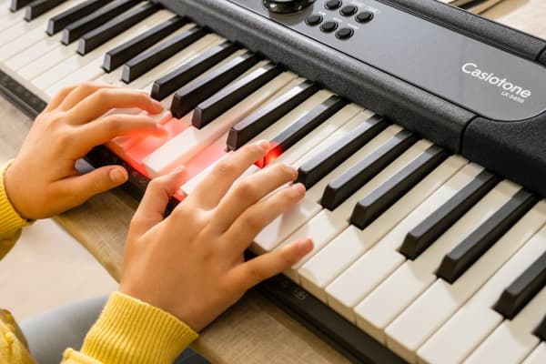 Casio LK-S450 syntetisaattori Digitaalinen syntetisaattori 61 Musta