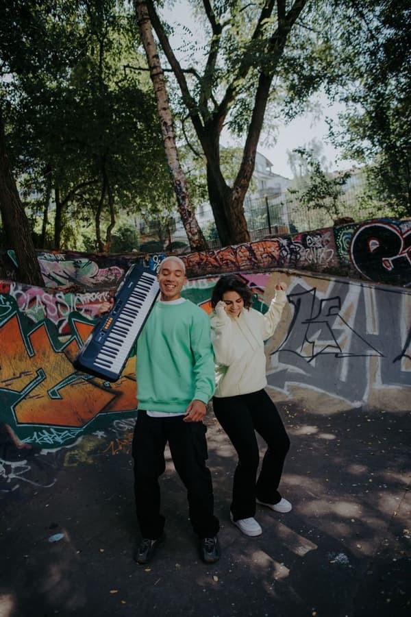Casio CT-S100 digipiano 61 kosketinta musta, valkoinen