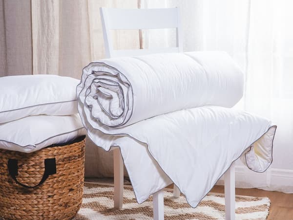 Peitto 220 x 240 cm japara-puuvillapäällinen mikrokuitutäyte 2 hlö konepestävä 9 TOG