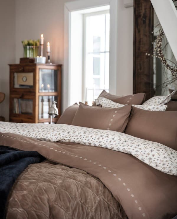 Lexington Snowflake Embroidered Cotton Sateen Påslakanset