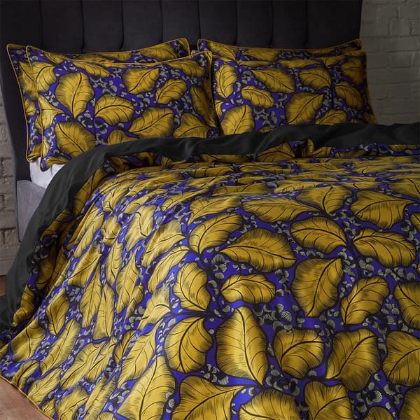 EW by Edinburgh Weavers Magali tropiskt påslakanset i satin med kontrasterande piping