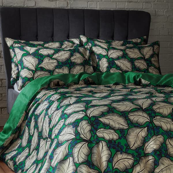 EW by Edinburgh Weavers Magali tropiskt påslakanset i satin med kontrasterande piping