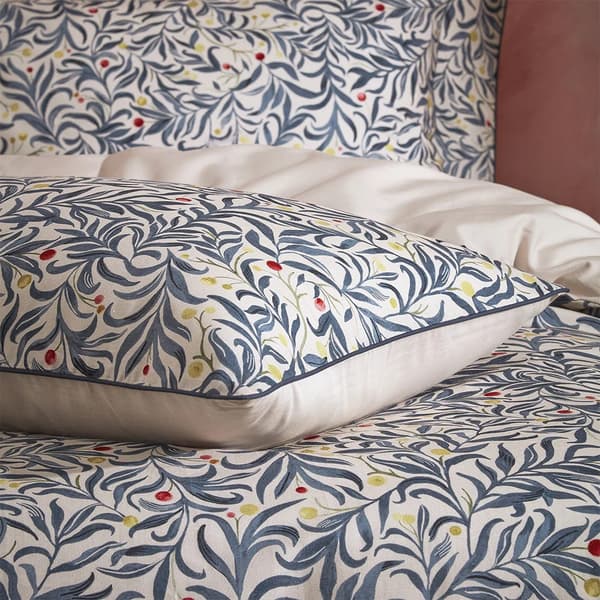 EW By Edinburgh Weavers Malory Traditional Contrast Piping Floral Duvet Cover Set