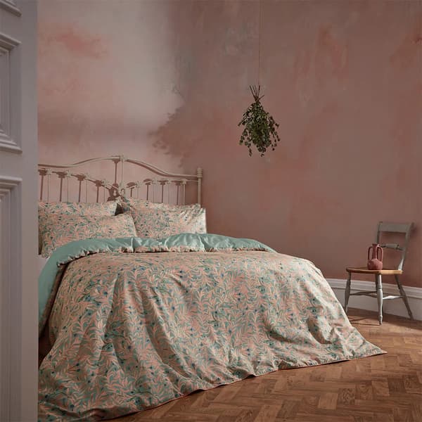 EW By Edinburgh Weavers Malory Traditional Contrast Piping Floral Duvet Cover Set